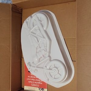 Motorcycle cake pan